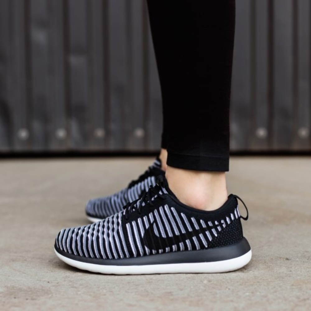 Nike Roshe Two Flyknit Running Shoe Women’s 8.5